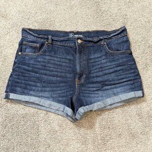 NO BOUNDARIES Dark Blue Whiskers Cuffed High Rise Jean Shorts; Size 19